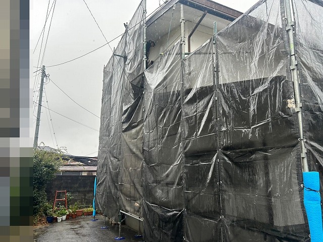 甲府市　外壁塗装工事　軒天材張り替え　雨樋部分交換